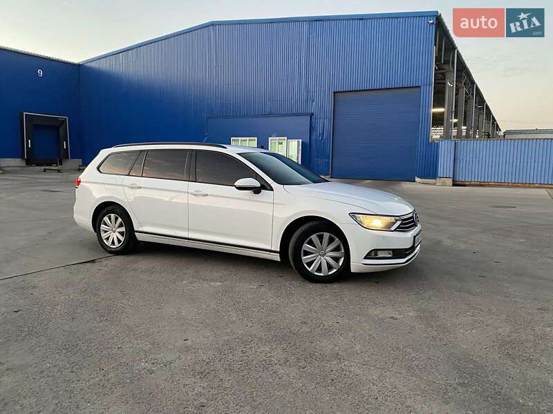 Универсал Volkswagen Passat 2017 в Житомире