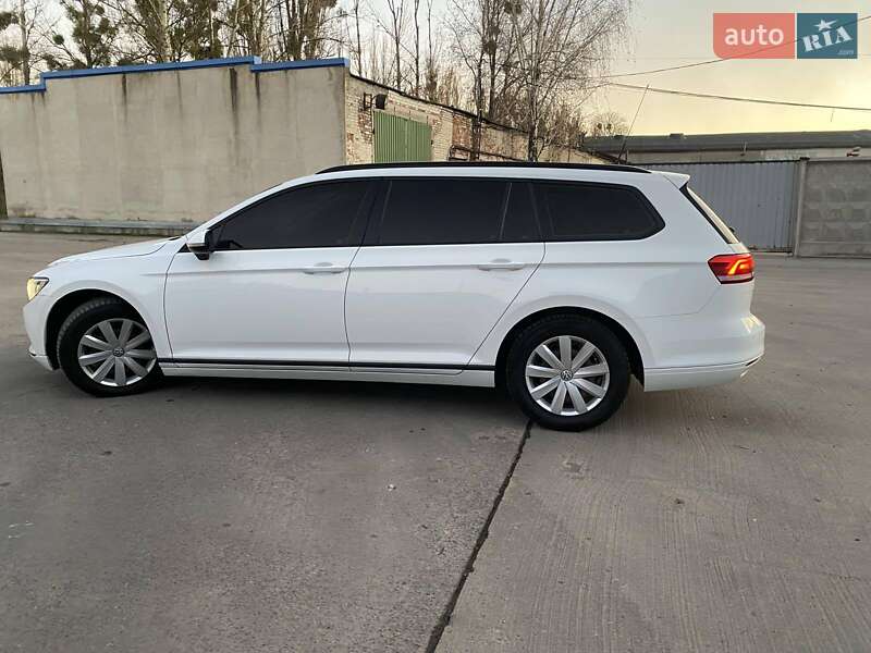 Универсал Volkswagen Passat 2017 в Житомире