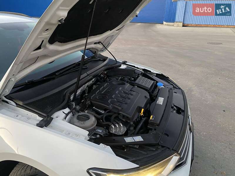 Универсал Volkswagen Passat 2017 в Житомире