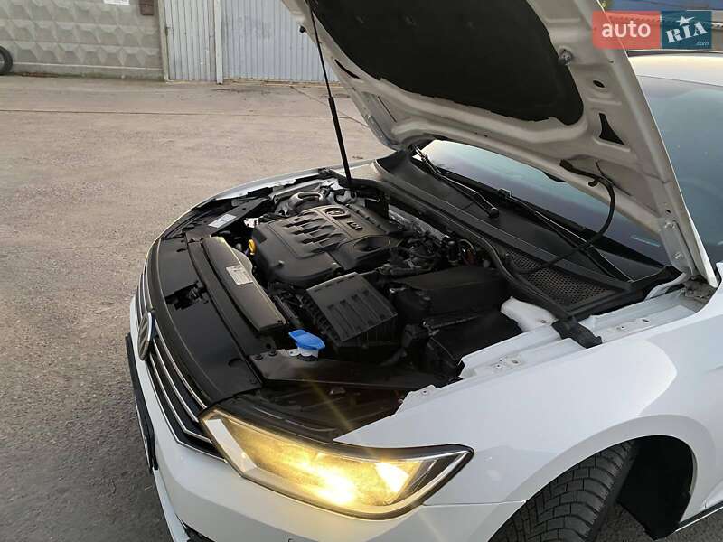 Универсал Volkswagen Passat 2017 в Житомире