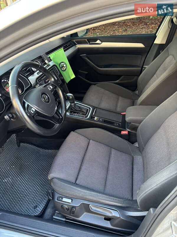 Универсал Volkswagen Passat 2015 в Житомире фото 19 Универсал Volkswagen Passat 2015 в Житомире