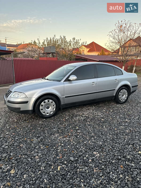 Седан Volkswagen Passat 2004 в Хмельницком