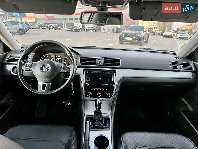 Седан Volkswagen Passat 2012 в Софиевской Борщаговке