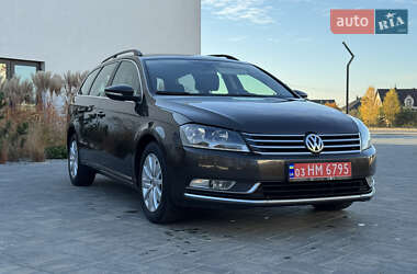 Універсал Volkswagen Passat 2012 в Луцьку