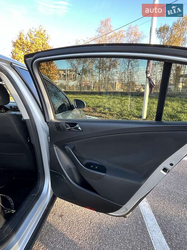 Седан Volkswagen Passat 2008 в Житомире