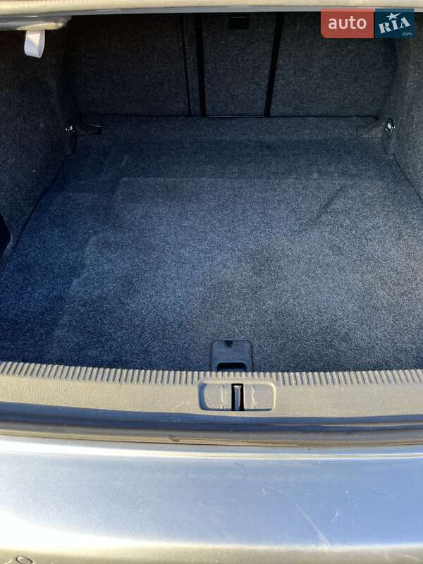 Седан Volkswagen Passat 2008 в Житомире