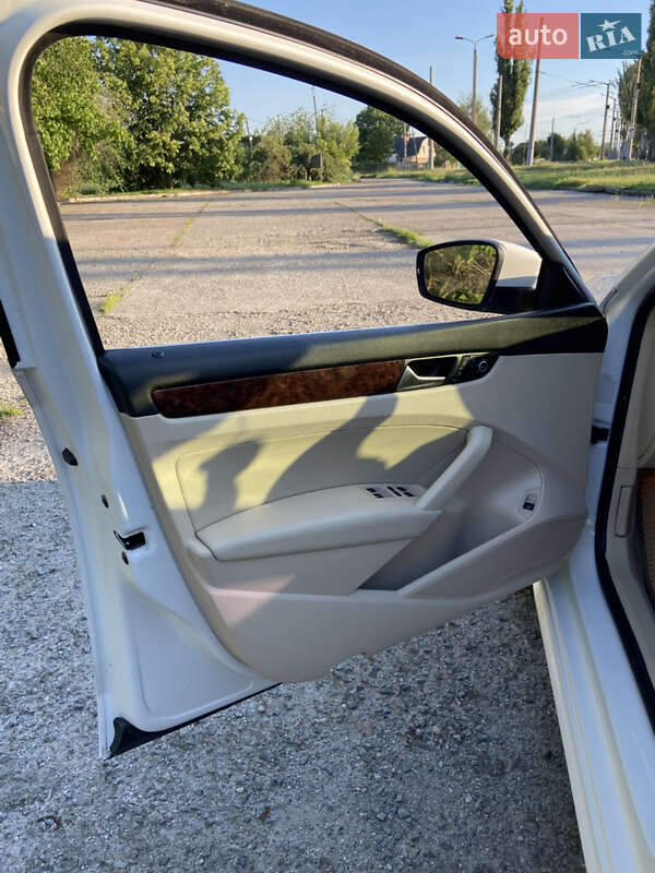 Седан Volkswagen Passat 2013 в Кривом Роге фото 13 Седан Volkswagen Passat 2013 в Кривом Роге