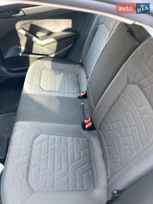 Седан Volkswagen Passat 2020 в Виннице