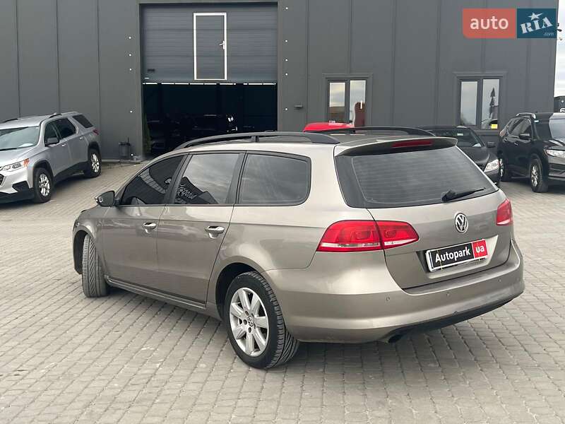 Універсал Volkswagen Passat 2013 в Львові