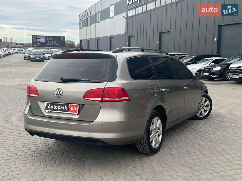 Універсал Volkswagen Passat 2013 в Львові
