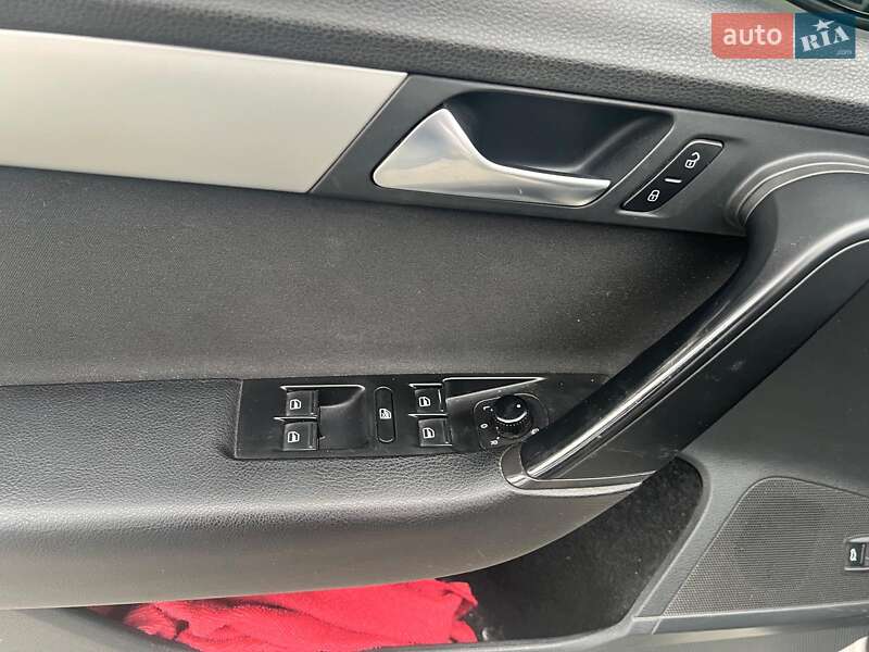 Універсал Volkswagen Passat 2013 в Львові