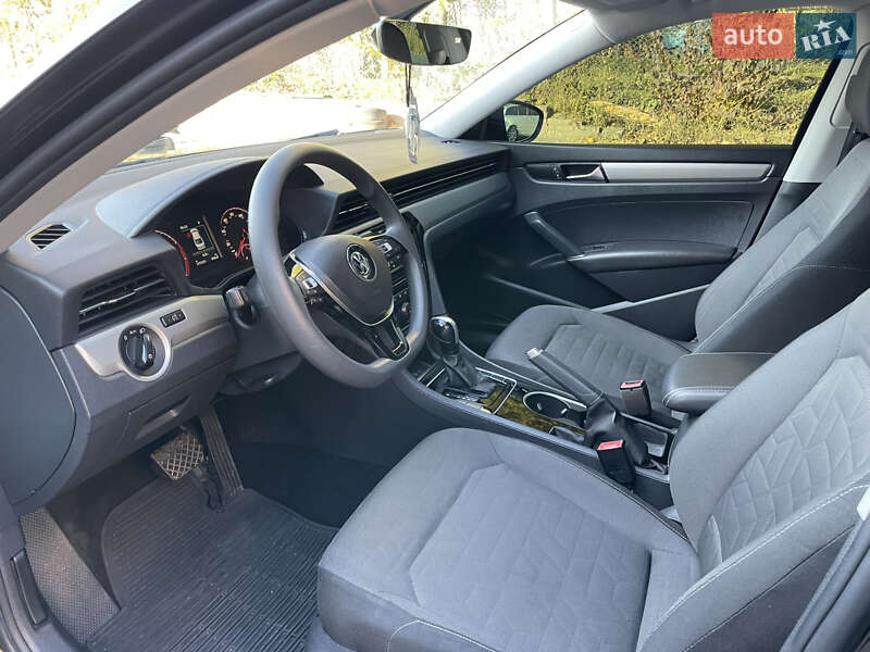 Седан Volkswagen Passat 2020 в Хмельницком