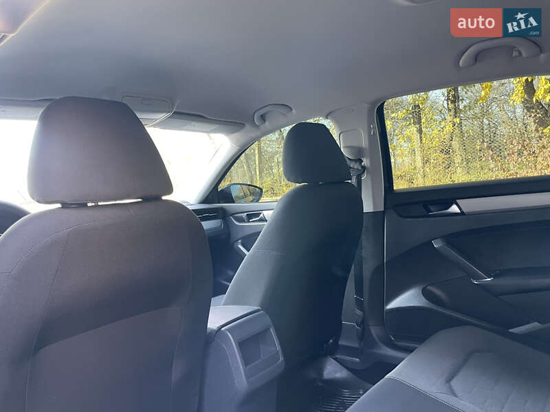 Седан Volkswagen Passat 2020 в Хмельницком