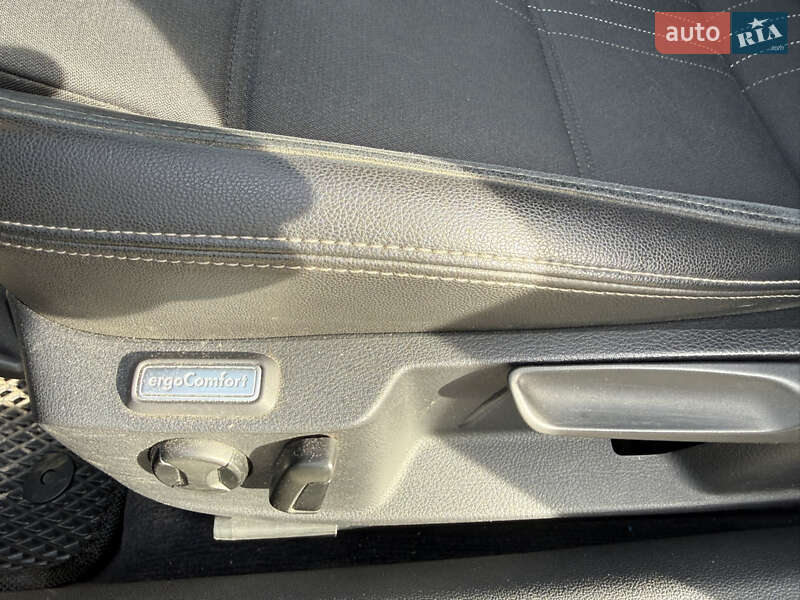 Универсал Volkswagen Passat 2016 в Житомире