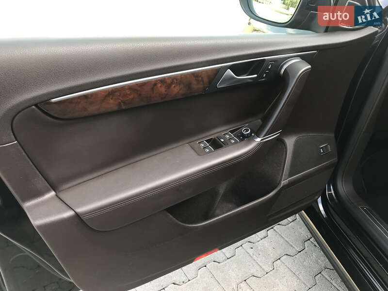 Універсал Volkswagen Passat 2013 в Чернівцях