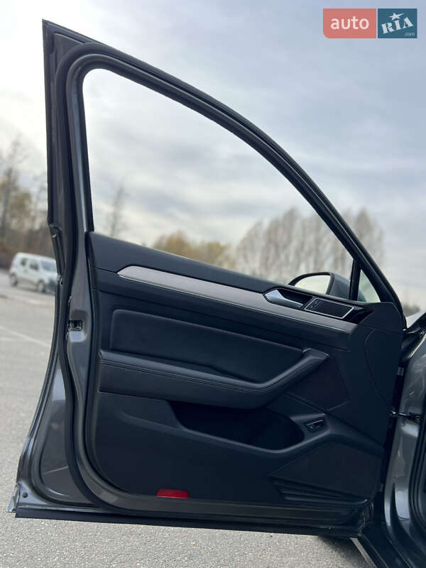 Універсал Volkswagen Passat 2016 в Києві