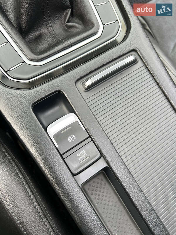 Універсал Volkswagen Passat 2016 в Києві