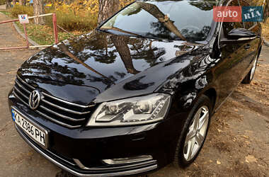 Седан Volkswagen Passat 2012 в Києві