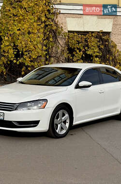 Седан Volkswagen Passat 2012 в Києві
