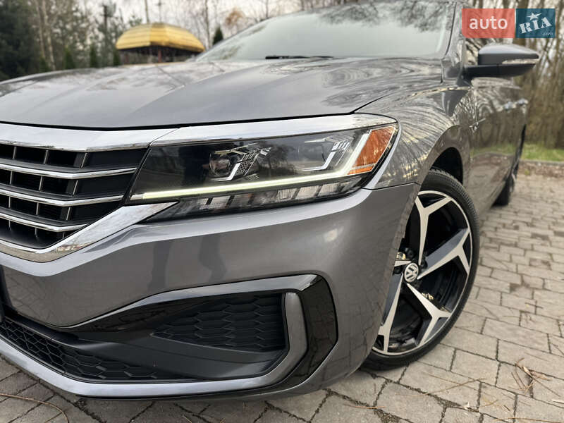 Седан Volkswagen Passat 2020 в Львові