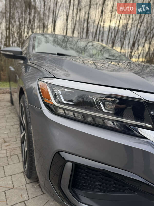 Седан Volkswagen Passat 2020 в Львові