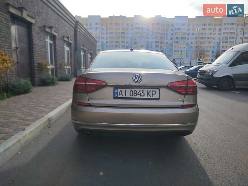 Седан Volkswagen Passat 2016 в Киеве