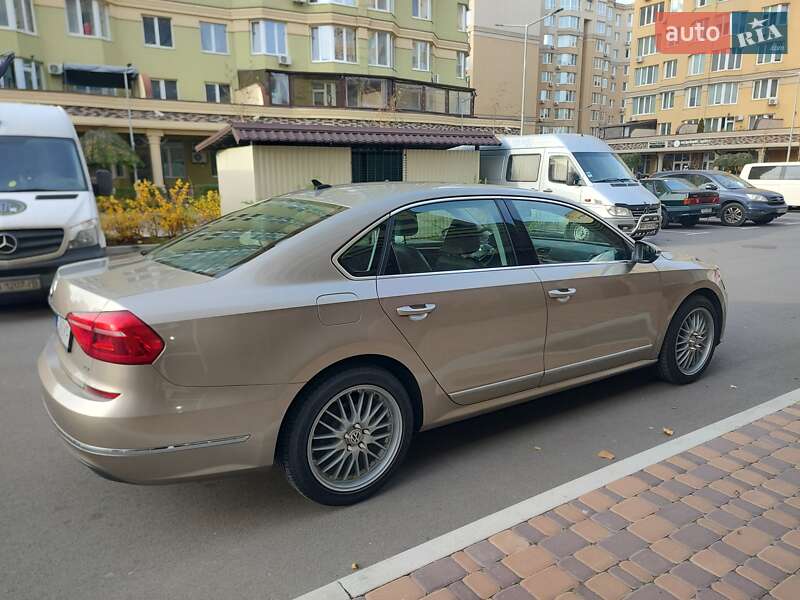 Седан Volkswagen Passat 2016 в Киеве