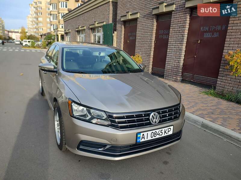 Седан Volkswagen Passat 2016 в Киеве