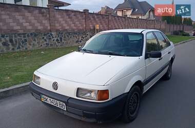 Седан Volkswagen Passat 1988 в Рівному