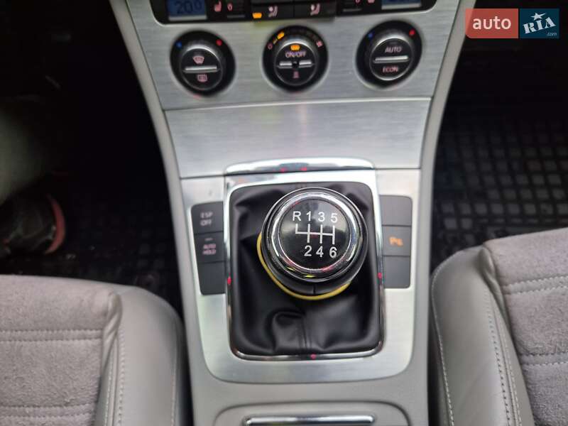 Универсал Volkswagen Passat 2006 в Ивано-Франковске