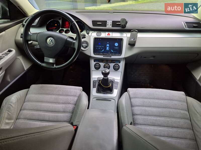 Универсал Volkswagen Passat 2006 в Ивано-Франковске