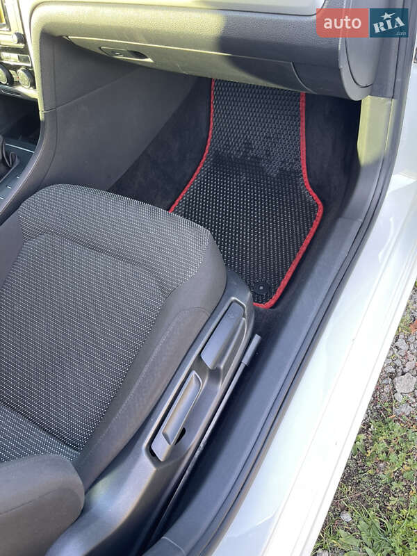 Седан Volkswagen Passat 2018 в Киеве фото 26 Седан Volkswagen Passat 2018 в Киеве