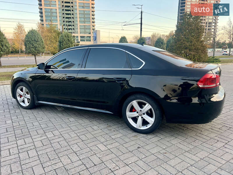 Седан Volkswagen Passat 2012 в Дніпрі