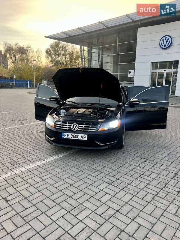 Седан Volkswagen Passat 2012 в Дніпрі