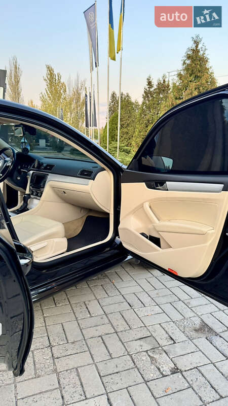 Седан Volkswagen Passat 2012 в Дніпрі