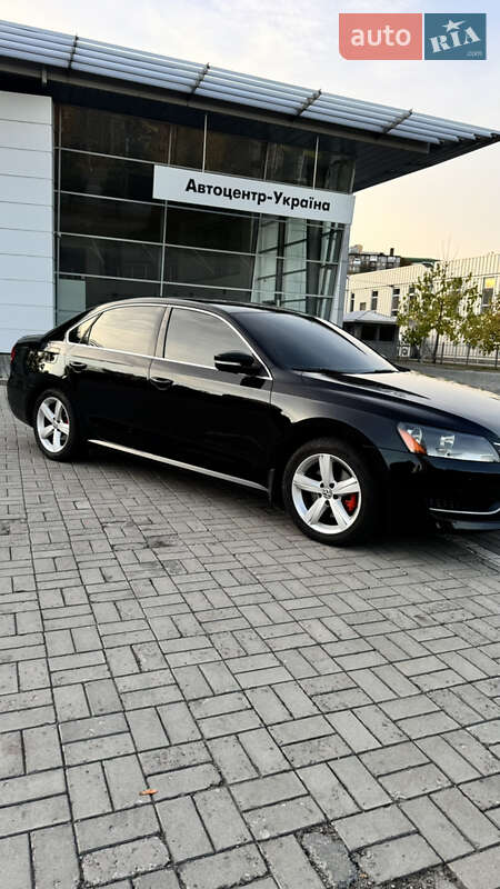 Седан Volkswagen Passat 2012 в Дніпрі