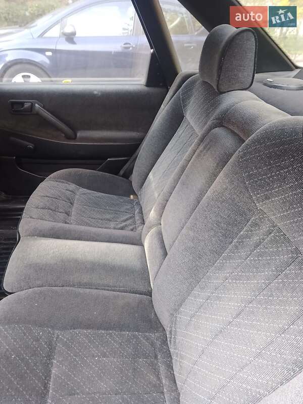 Седан Volkswagen Passat 1993 в Киеве фото 4 Седан Volkswagen Passat 1993 в Киеве