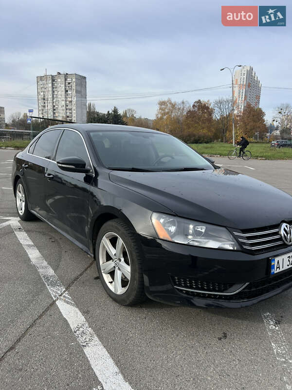 Седан Volkswagen Passat 2012 в Киеве