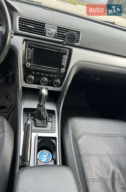 Седан Volkswagen Passat 2012 в Киеве