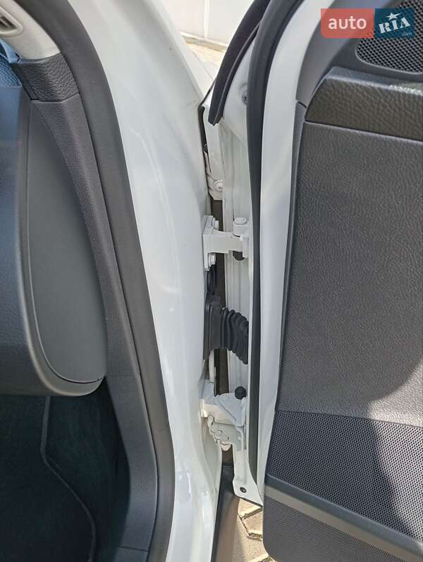 Универсал Volkswagen Passat 2009 в Киеве фото 29 Универсал Volkswagen Passat 2009 в Киеве