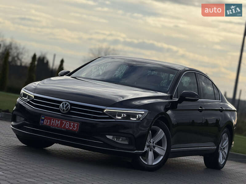 Седан Volkswagen Passat 2019 в Луцьку
