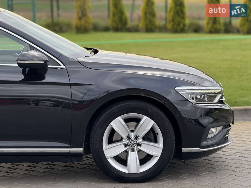 Седан Volkswagen Passat 2019 в Луцьку
