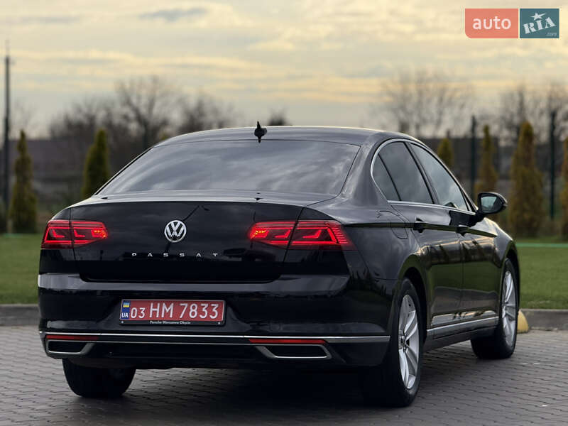 Седан Volkswagen Passat 2019 в Луцьку