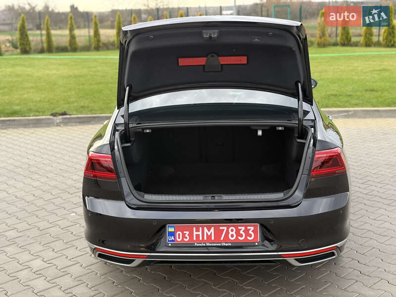 Седан Volkswagen Passat 2019 в Луцьку