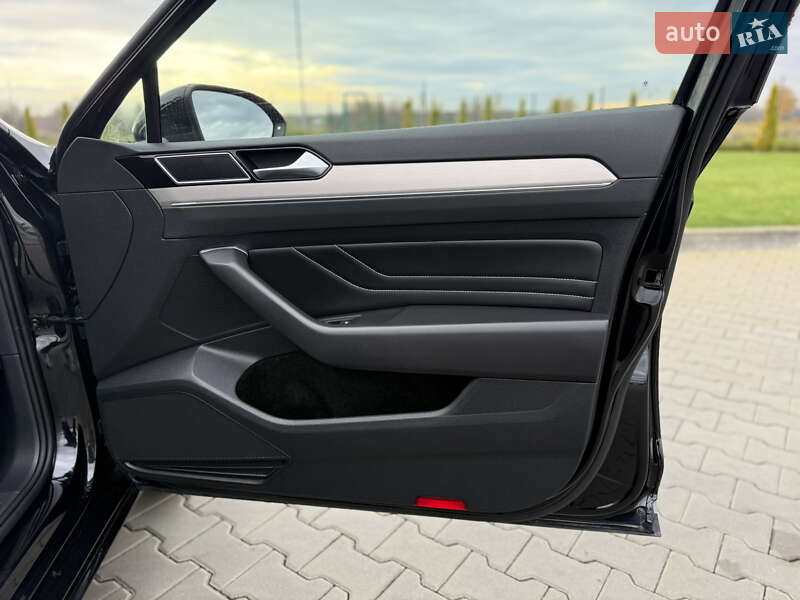 Седан Volkswagen Passat 2019 в Луцьку
