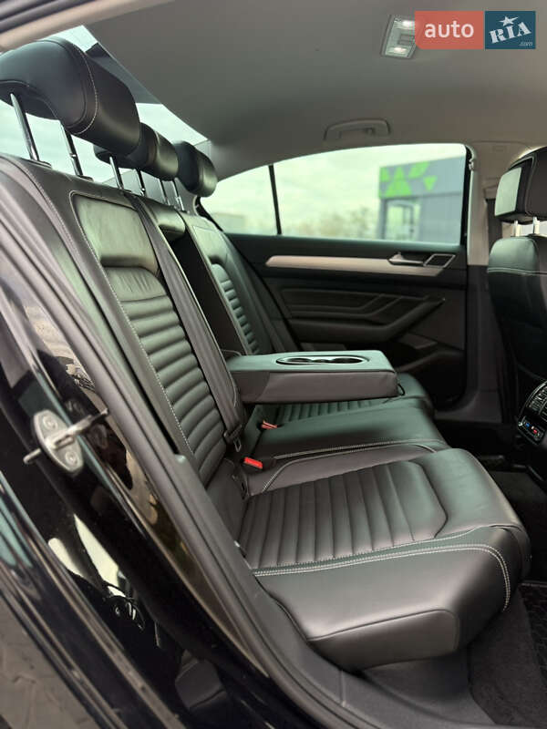 Седан Volkswagen Passat 2019 в Луцьку