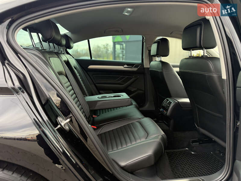Седан Volkswagen Passat 2019 в Луцьку