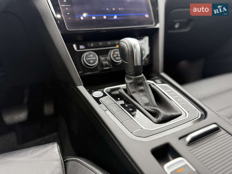 Седан Volkswagen Passat 2019 в Луцьку