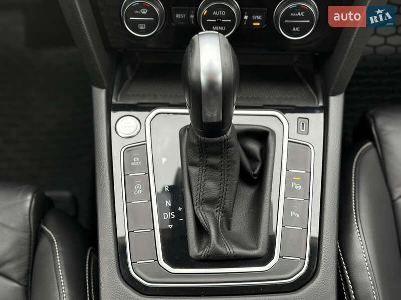 Седан Volkswagen Passat 2019 в Луцьку