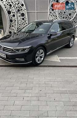 Універсал Volkswagen Passat 2019 в Ужгороді